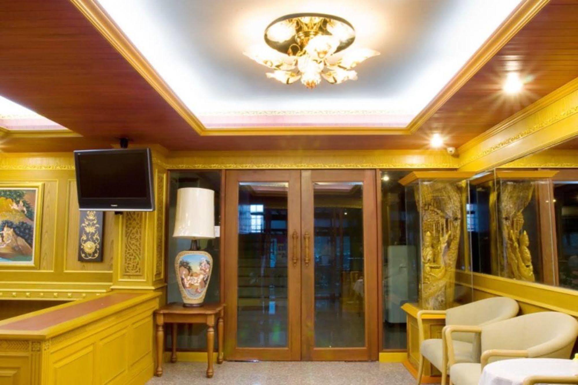Oyo 280 Thai Garden Resort Бангкок Экстерьер фото