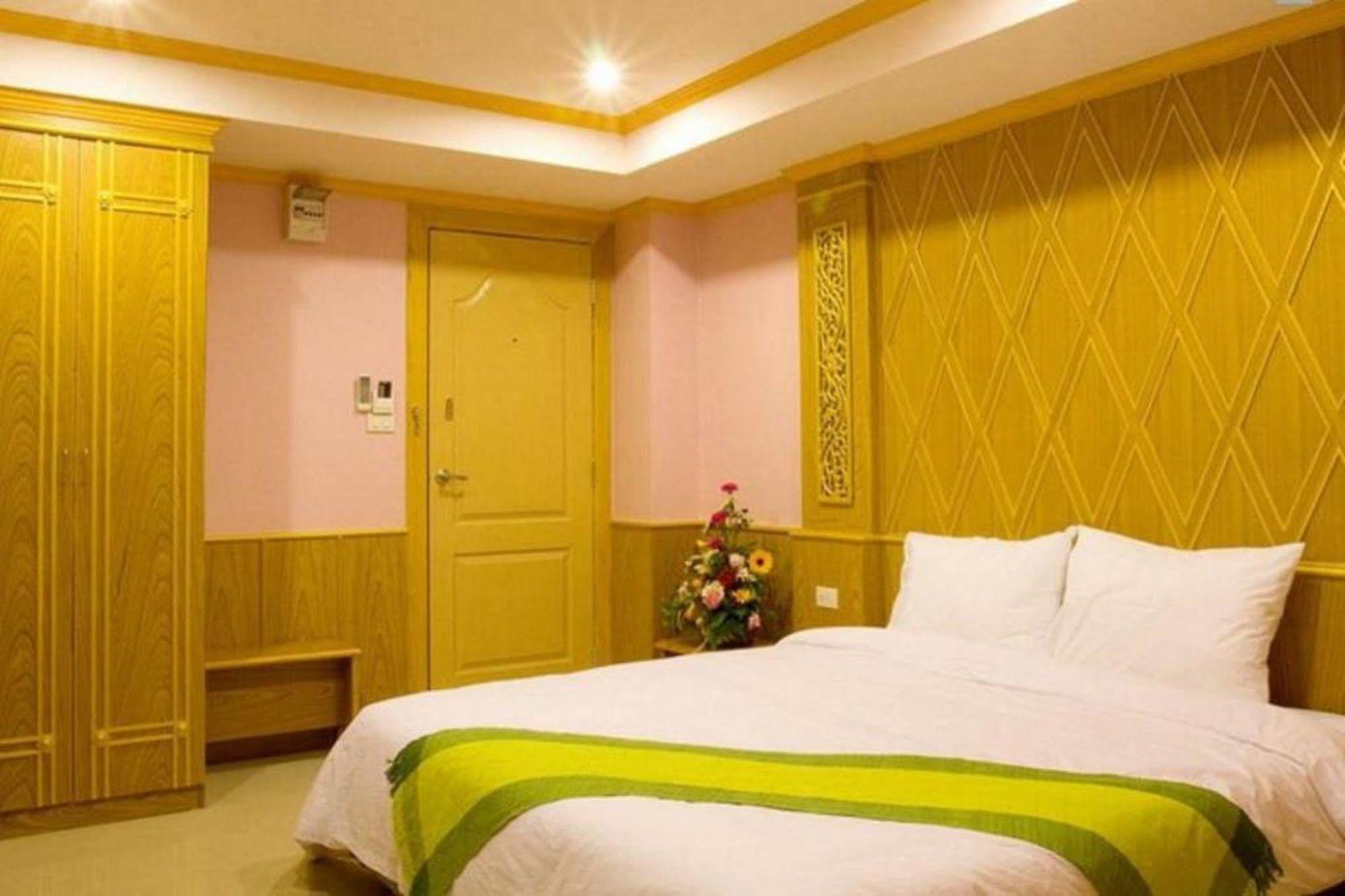 Oyo 280 Thai Garden Resort Бангкок Экстерьер фото