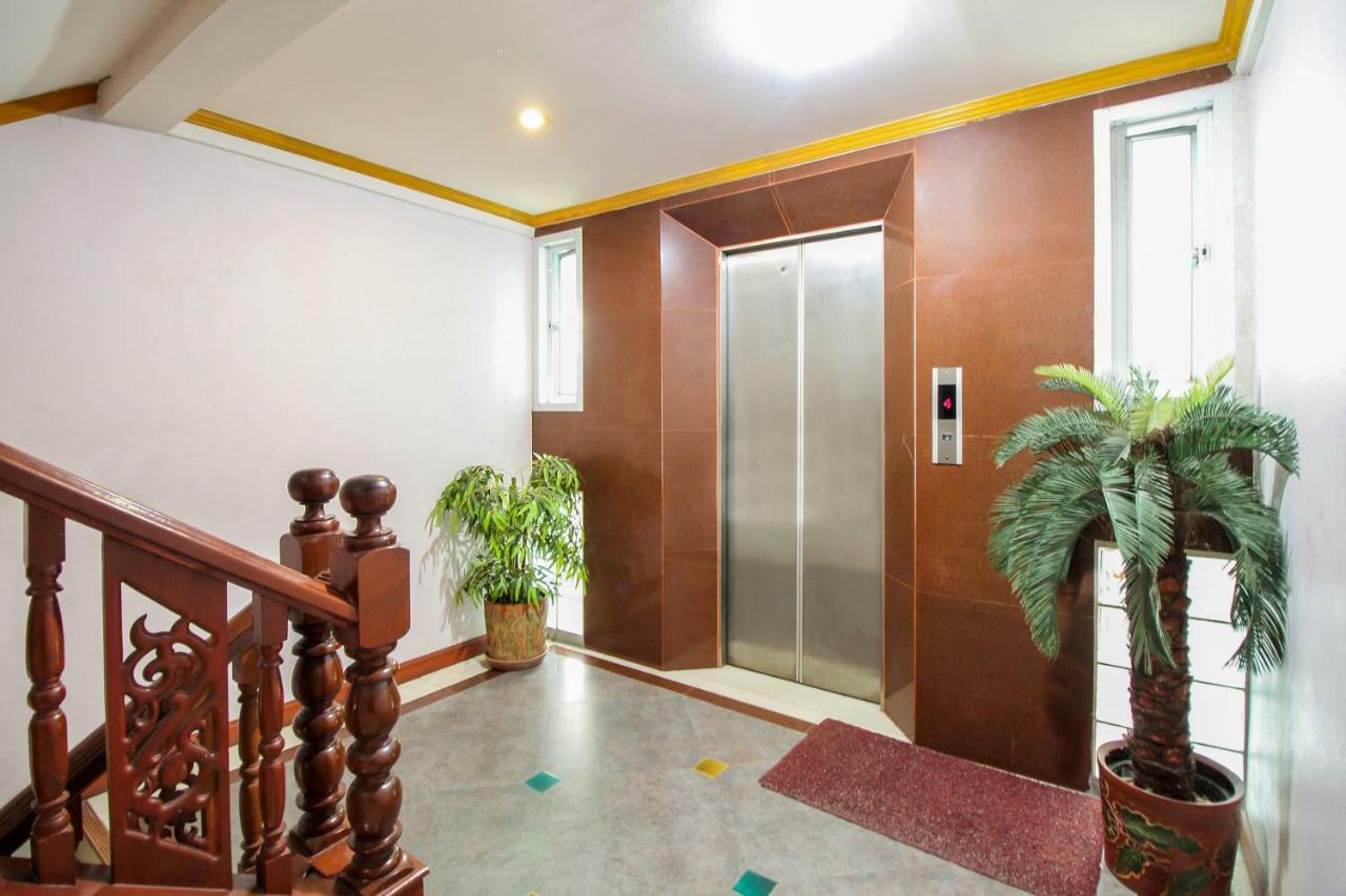 Oyo 280 Thai Garden Resort Бангкок Экстерьер фото